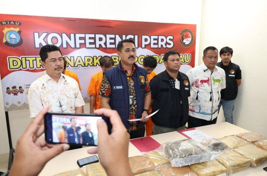 Subdit II Ditresnarkoba Polda Riau Tangkap Pengedar Ganja Kelas Kakap