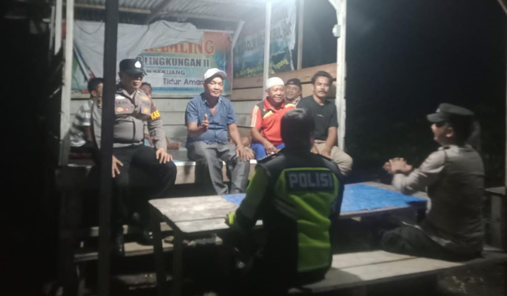 Personel Polsek Bandar Sei Kijang Lakukan Sambang ke Pos Sat Kamling