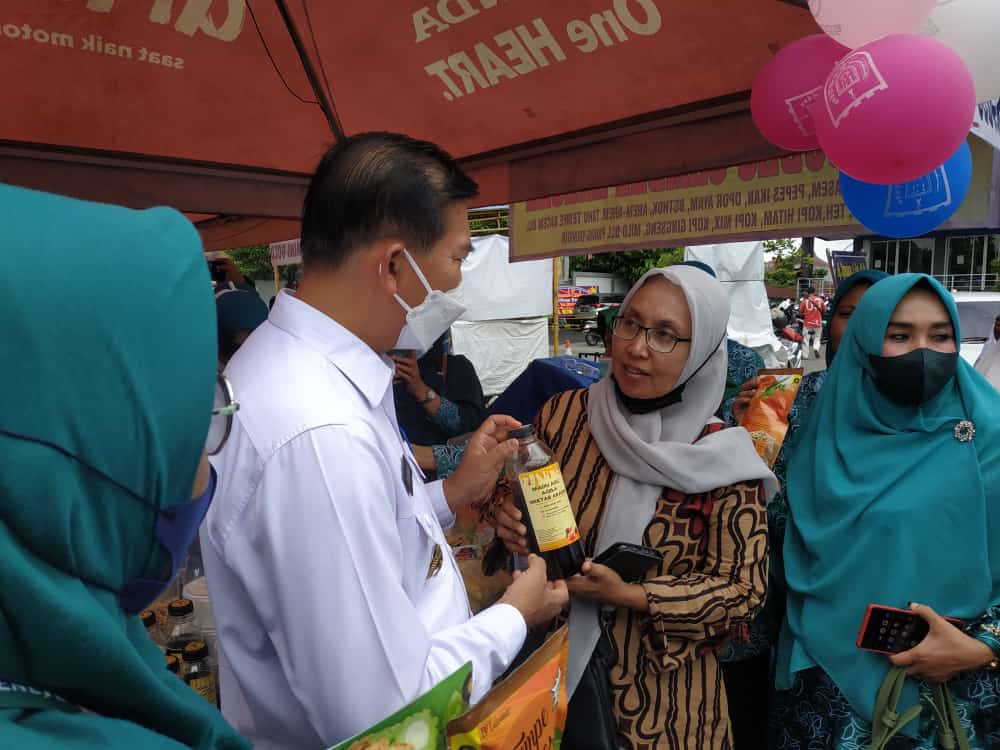 Untuk Meningkatkan UMKM , LPM Sidomulyo Barat Adakan Bazar