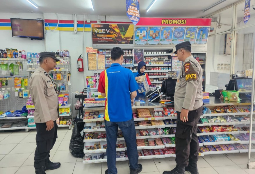 Polsek Bandar Sei Kijang Kembali Laksanakan Kegiatan Rutin Yang Ditingkatkan (KRYD) untuk Harkamtibmas Kepada Karyawan Supermarket
