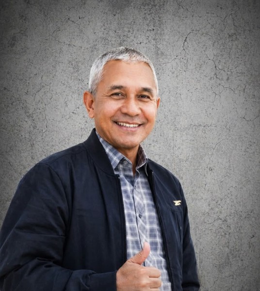 Sosok Pendiri Masjid Al-Hakim Padang H. Arnes Azwar Owner Indonesia Textile: Tokoh Minang yang Makin Sukses Makin Rendah Hati