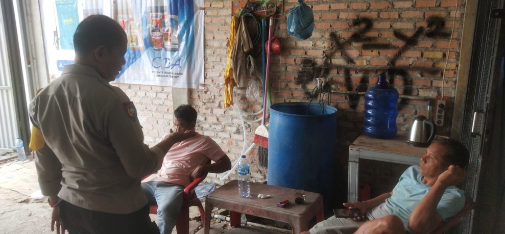 Bhabinkamtibmas Kelurahan Sekijang Laksanakan Sambang Warga, Ajak Jaga Keamanan dan Ketertiban