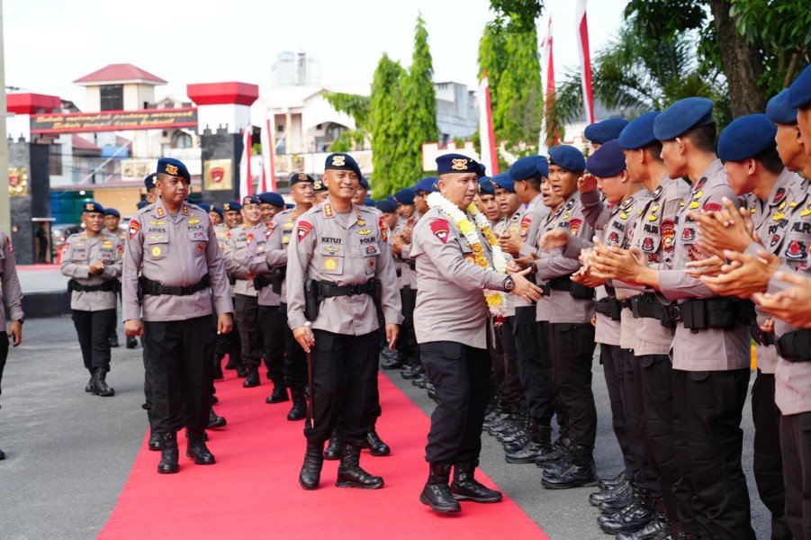Dansat Brimob Riau sambut Danpas Brimob I Korbrimob Polri