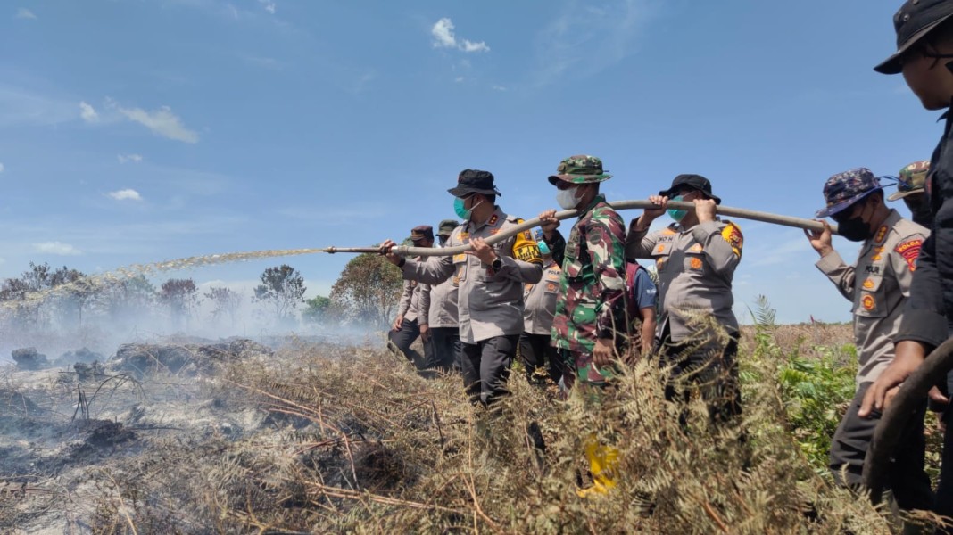 Peringatan Keras Kapolda Riau terhadap Pelaku Pembakaran Hutan di Rohil