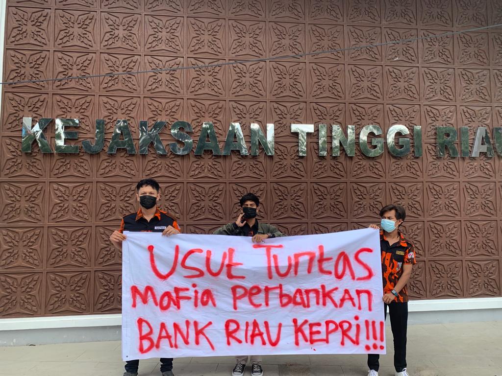 Satuan Siswa Pelajar dan Mahasiswa Pemuda Pancasila (SAPMA PP) Se-Kota Pekanbaru Gelar Aksi Terkait Kasus Kejahatan Perbankan Bank Riau Kepri