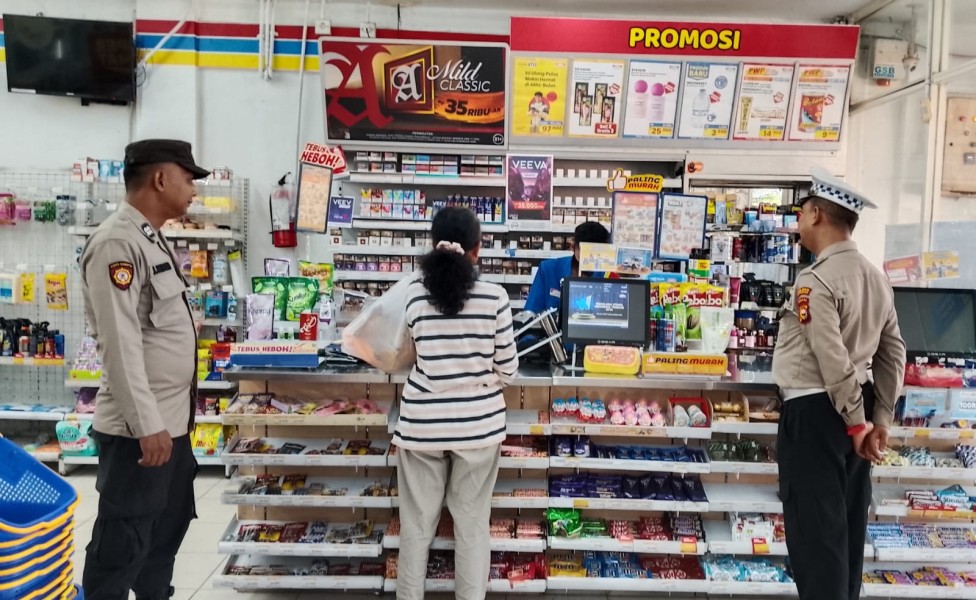 Kegiatan KRYD Polsek Bandar Sei Kijang: Meningkatkan Pengamanan di Pusat Perbelanjaan