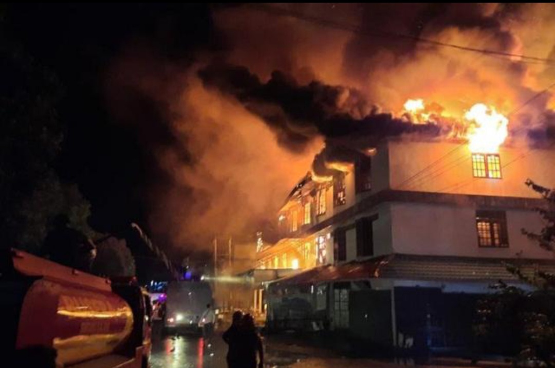 Sijago Merah Mengamuk Lagi di Padang, 1 Keluarga Tewas Terbakar