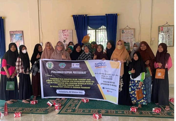 Dosen FH UIR di Yayasan Panti Asuhan As-Shohwah Pekanbaru: Penanaman Nilai Karakter Islami Terhadap Anak