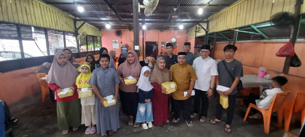 Buka Puasa Bersama dan Santuni Anak Yatim Beserta Kaum Dhuafa Warga Tiku di Pekanbaru, AKBP Azwar : Kita Bangga DPD KKTMS Bisa Terus Berbagi dan Kompak di Pekanbaru
