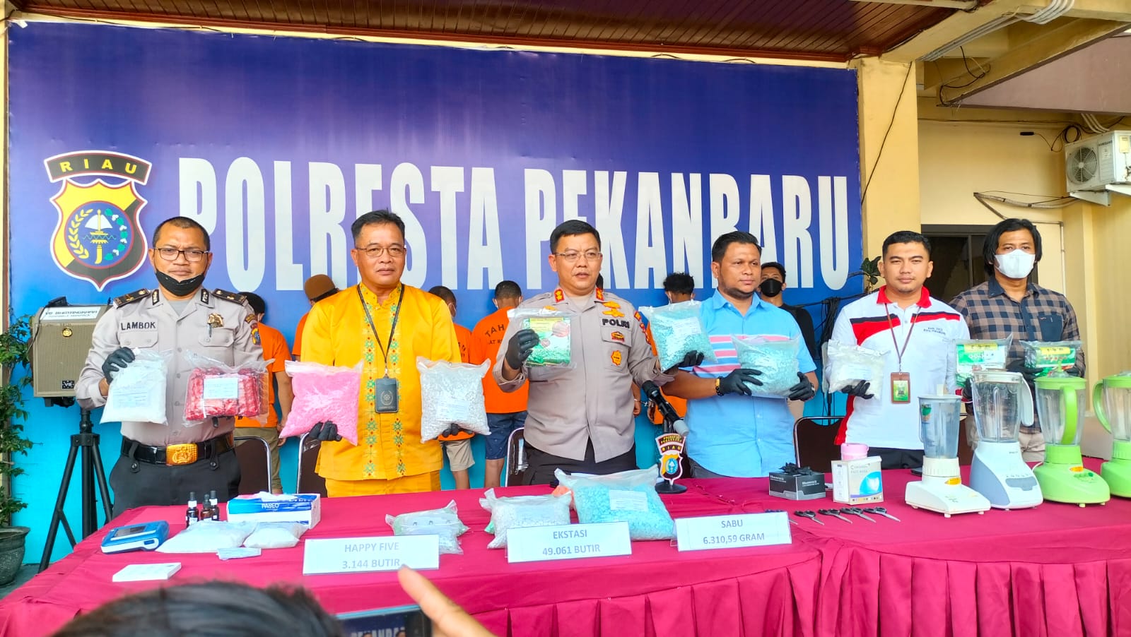 Luar Biasa Kinerja Satnarkoba Polresta Pekanbaru,Dalam Waktu 1 Bulan Tangkap Puluhan Ribu Pil Ekstasi Dan 6 Kg Sabu