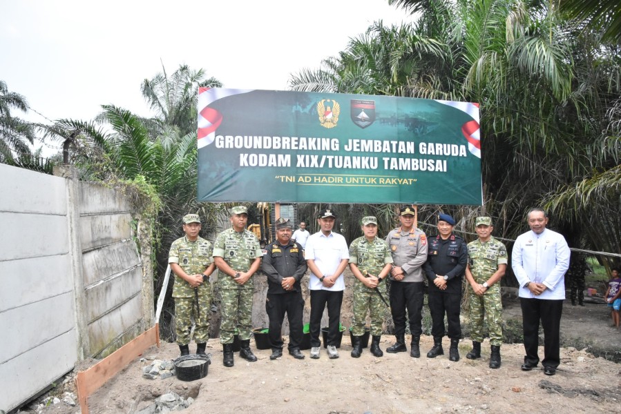 Danrem 031/WB Brigjen TNI Dr. Agustatius Sitepu, S.Sos.,M.Si.,M.Han Groundbreaking Jembatan Garuda Perkuat Konektivitas dan Pertumbuhan Ekonomi Pekanbaru