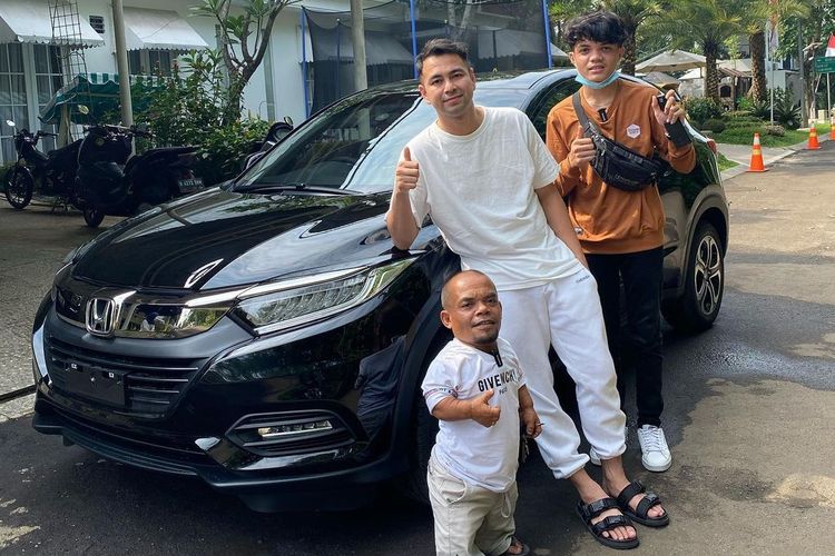 Raffi Ahmad Tepati Janjinya Belikan  Mobil Untuk Komedian Ucok Baba