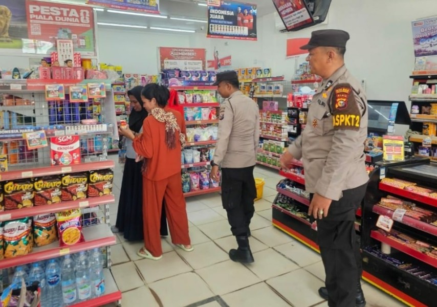 Polsek Bandar Sei Kijang Kembali Laksanakan Kegiatan Rutin Yang Ditingkatkan (KRYD) untuk Harkamtibmas Kepada Karyawan Alfamart