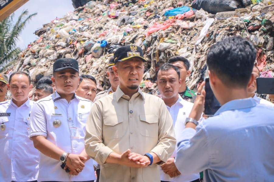 Wako Pekanbaru Boyong Camat Lurah ke TPA Muara Fajar, Upaya Kendalikan Sampah