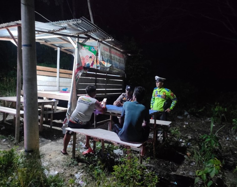 Polsek Bandar Sei Kijang Lakukan Sambang ke Pos Sat Kamling di Kelurahan Sei Kijang Rw 07