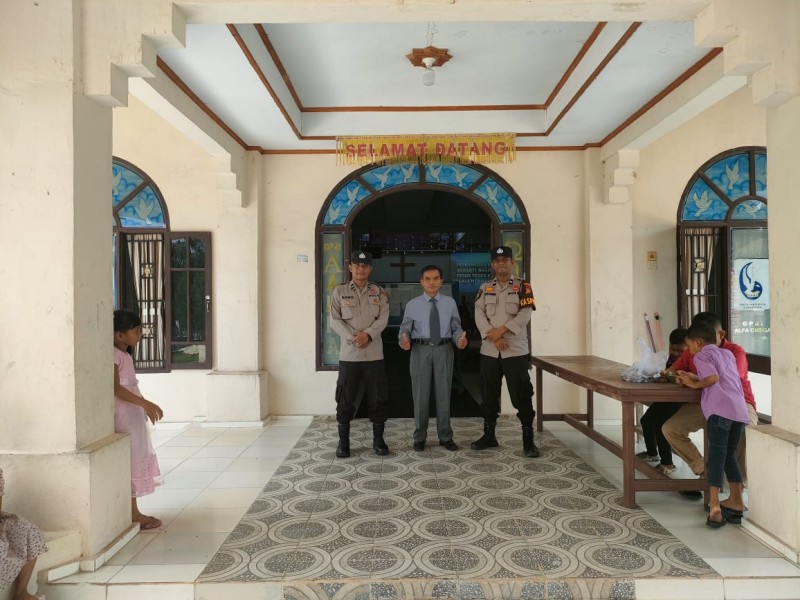 *Polsek Bandar Sei Kijang Laksanakan Ibadah Minggu Kasih bersama Jemaat Gereja GPdi*