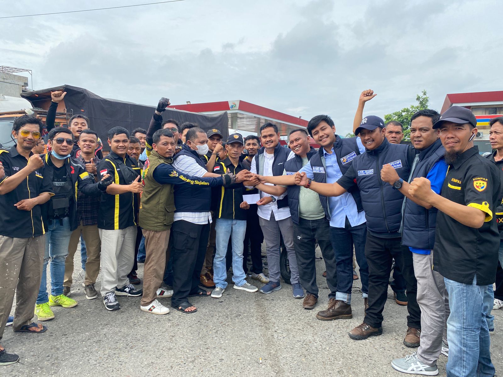 Pengusaha Milenial M. Fadel Fariza Yang Digadang - Gadangkan Sebagai Sekretaris KNPI Pekanbaru, Hadiri Pelepasan Konvoi Ratusan Ojek Online