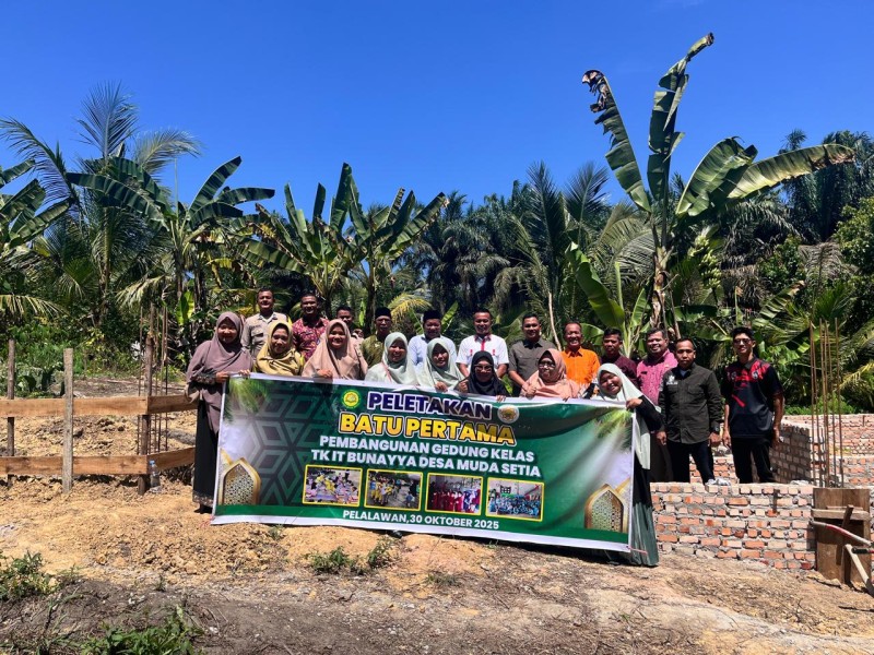 Polsek Bandar Sei Kijang Hadiri Peletakan Batu Pertama Pembangunan TK IT BUNAYYA Desa Muda Setia