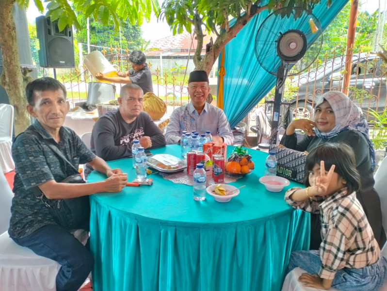 Rumah Sekda Pekanbaru Indra Pomi di Serbu Warga Saat Open House Idul Fitri