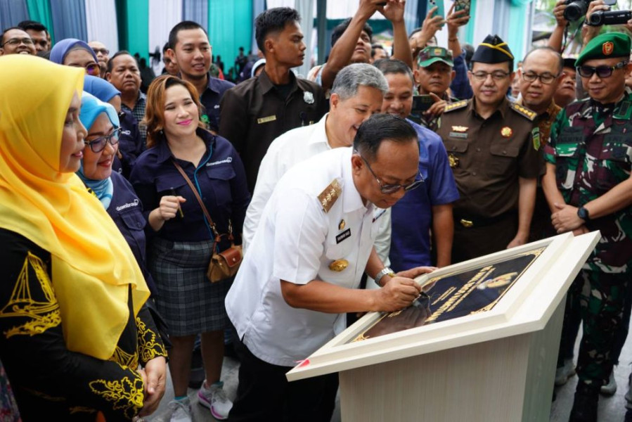Pj Gubernur Riau Resmikan Rumah Sakit Awal Bros Hang Tuah Tenayan Raya