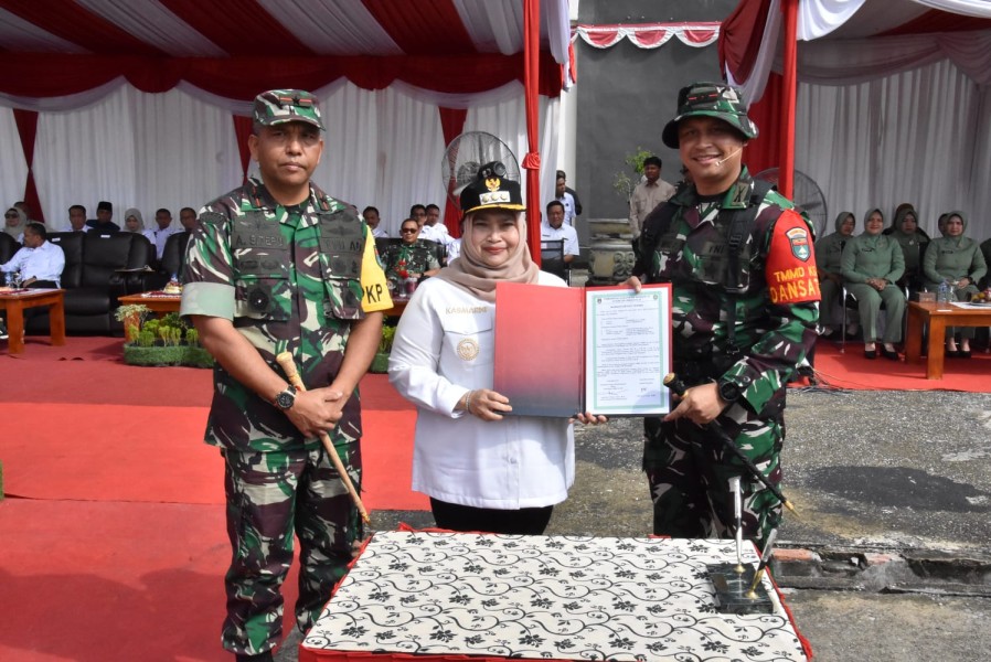 Danrem 031/WB Brigjen TNI Dr. Agustatius Sitepu, S.Sos., M.Si., M.Han Tekankan Gotong Royong dalam Pembukaan TMMD ke-128 Kodim Bengkalis