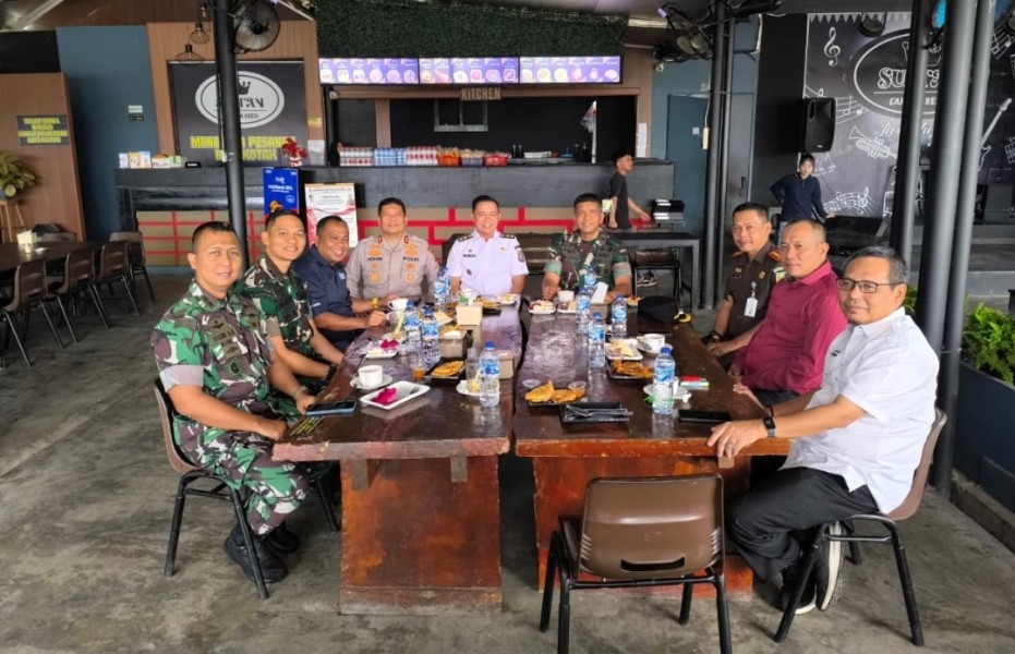 Melalui Coffee Morning, Danrem 031/WB Jalin Silaturahmi dengan Pemda Pelalawan Guna Dukung Program Pemerintah