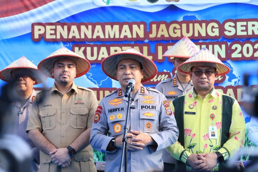 Hadiri Penanaman Jagung, Kapolda Riau Laporkan Capaian Produksi di 2025