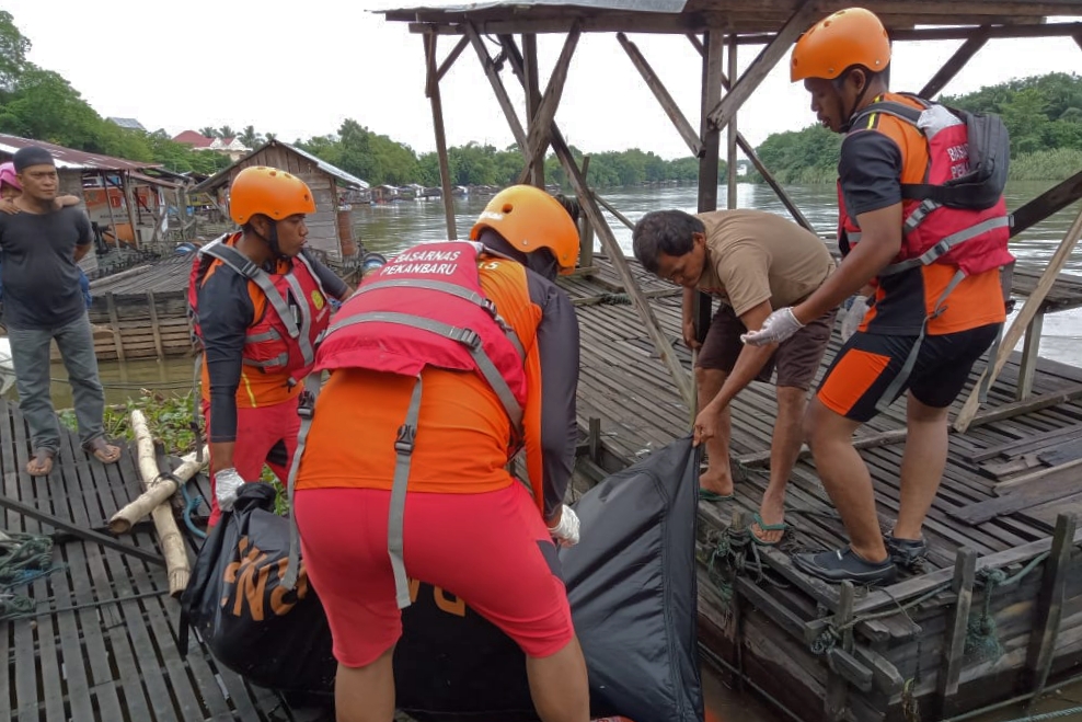 Tim Sar Gabungan, Temukan Pelajar Pekanbaru yang Tenggelam di Objek Wisata Pulau Kasiok