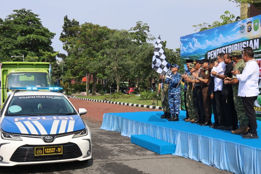 Cegah Karhutla Berulang, Pangdam XIX/Tuanku Tambusai Bersama Forkopimda Riau Distribusikan 260 Papan Peringatan