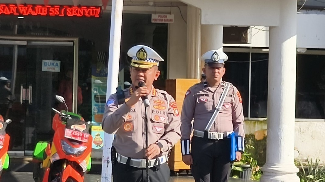 Ditlantas Polda Riau Libatkan Personel Ditsamapta untuk Patroli dan Penguraian Kemacetan di Kota Pekanbaru