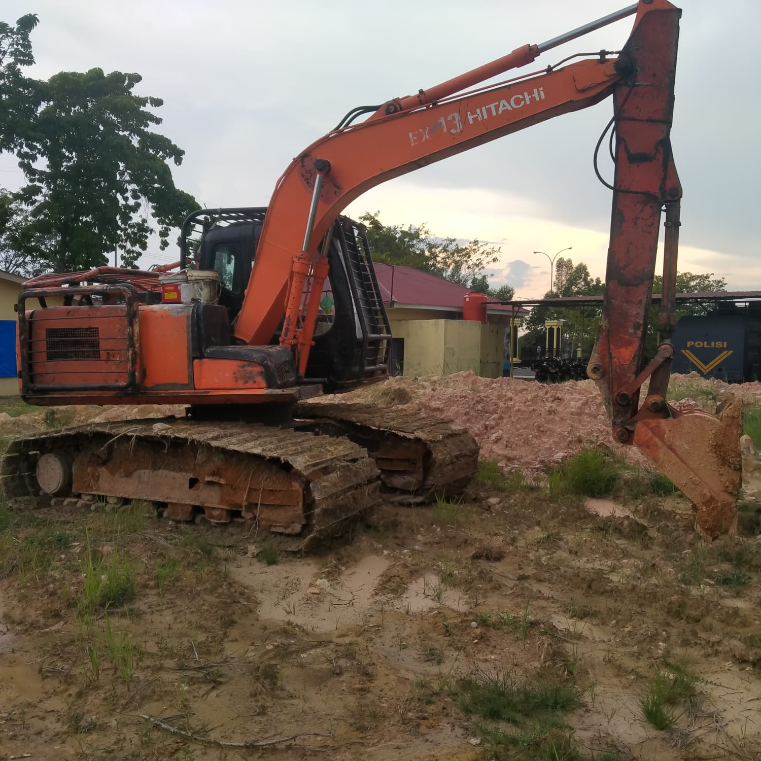 Diduga Penambangan Tanah Urug Ilegal, Sat Reskrim Polres Rohil Tangkap 6 Pelaku Dan Sita Excavator Serta Dump Truck Di Balam
