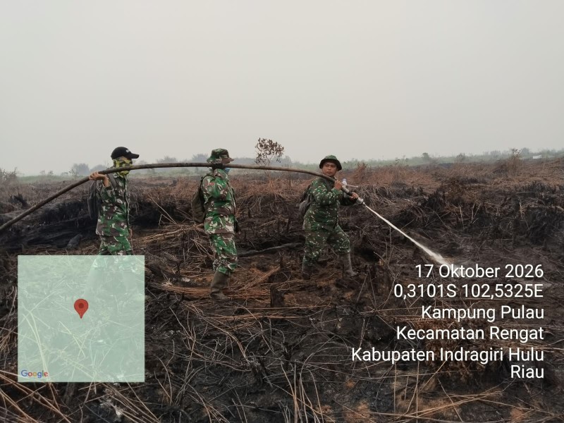 TNI dan Tim Gabungan Terus Berjibaku Padamkan Karhutla di Rengat