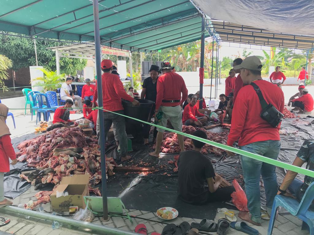 Hari Raya Idul Adha 1443 H, Mesjid Al-Barokah Sembelih 8 Ekor Sapi dan 1 Ekor Kambing