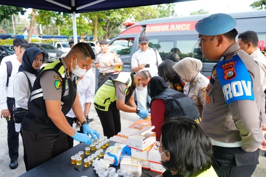 Tes Urine Mendadak di Polda Riau, Kapolda Tegaskan: Tak Ada Toleransi Narkoba di Tubuh Polri