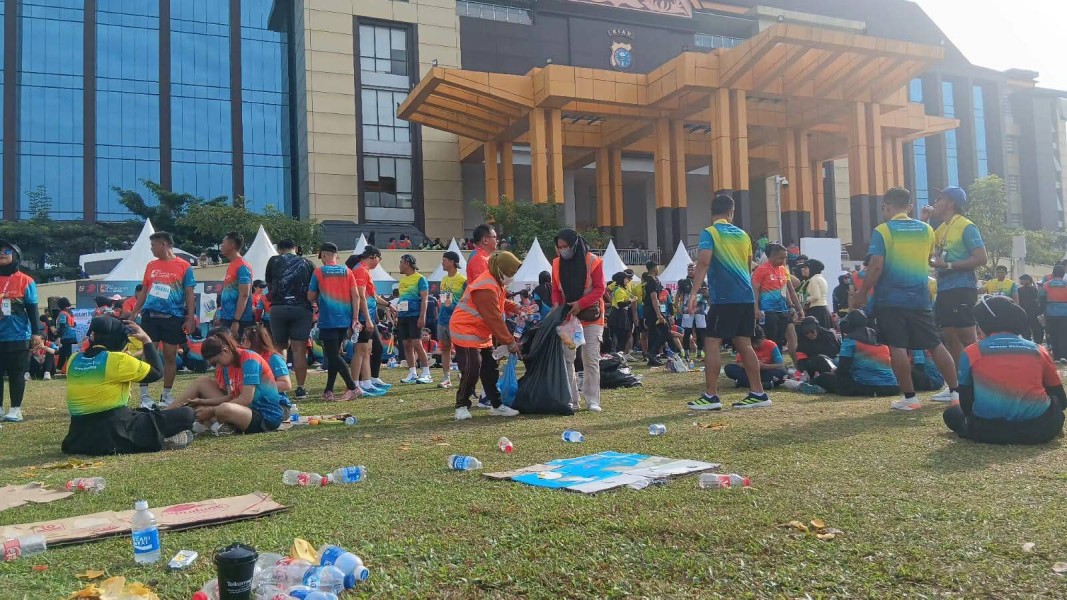 Dukung Bhayangkara Run 2025, Dinas Kebersihan Pekanbaru Lakukan Pembersihan