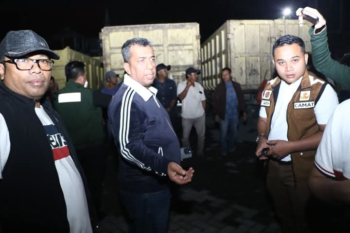 Pastikan Proses Pengangkutan Berjalan Lancar, Pj Walikota Roni Rakhmat Lakukan Pengecekan Unit Truk Sampah