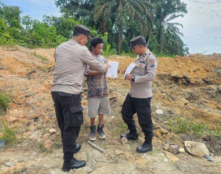 “Kegiatan Patroli Karhutla dan Penyebaran Maklumat Kapolda Riau: Upaya Polsek Bandar Sei Kijang”