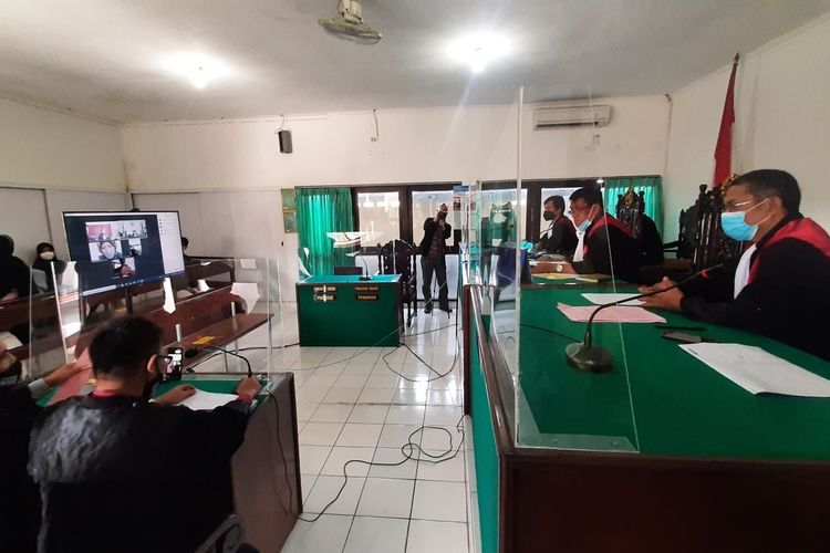 Sidang Perdana Kasus Sate Sianida, Nani Ikuti Sidang Dari Lapas dan Didakwa Pasal Berlapis