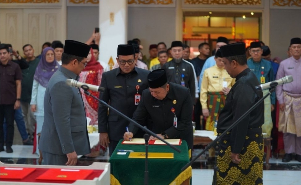 Daftar Lengkap Pejabat Eselon II dan Administrator yang Dilantik Pemprov Riau