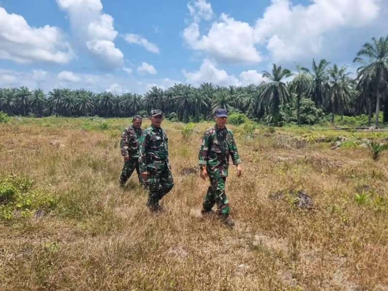 Kodim 0321/Rohil Kawal Pencegahan Karhutla melalui Patroli dan Edukasi Warga