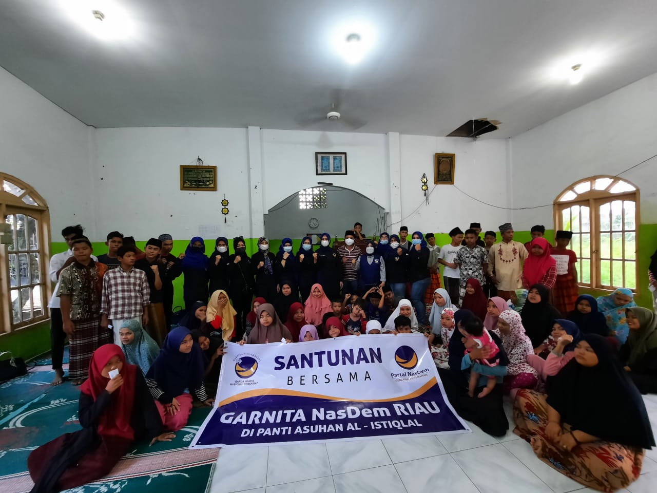 Garnita NasDem Riau Serahkan Santunan di Panti Asuhan Al Istiklal