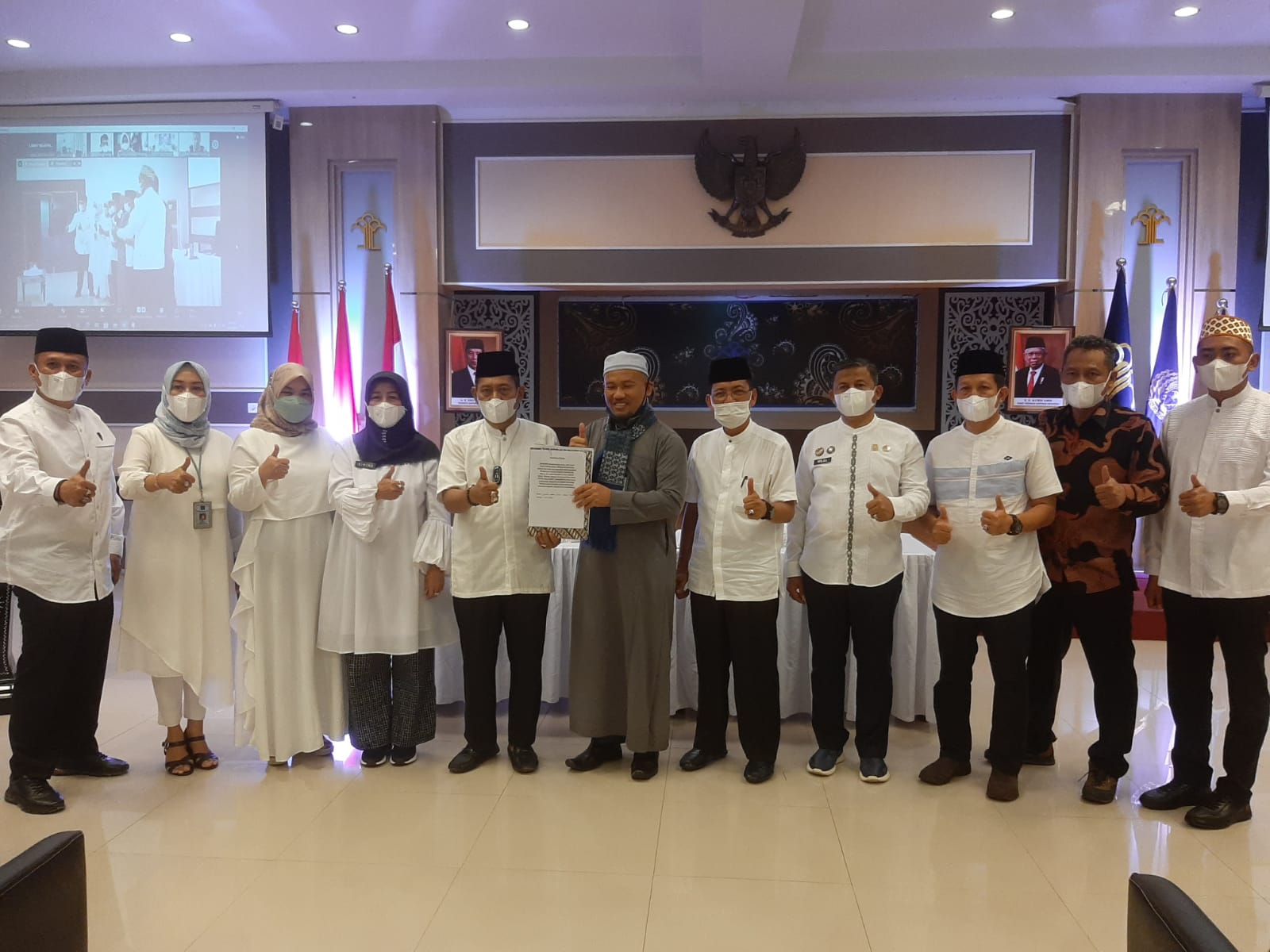 Lapas Kelas IIA Pekanbaru Ikuti Acara Penyerahan dan Akad Zakat Fitrah di Kanwil Kemenkumham Riau