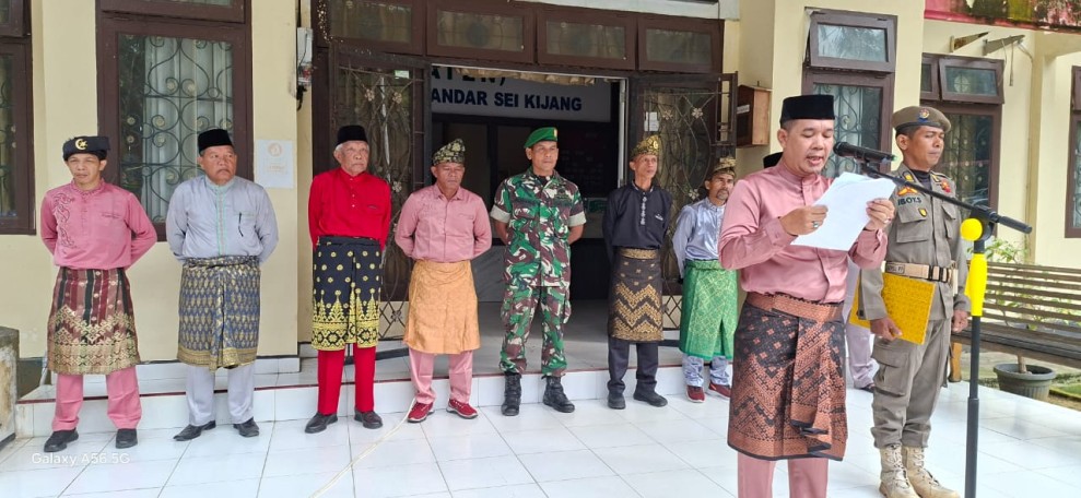 *Upacara Memperingati HUT Provinsi Riau ke-68 Tahun 2025 di Kecamatan Bandar Sei Kijang*
