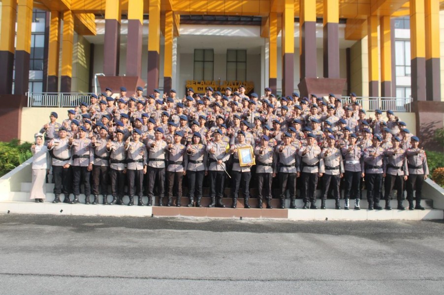 Kapolda Riau Apresiasi Ketangguhan Brimob dalam Misi Kemanusiaan Penanganan Bencana Alam