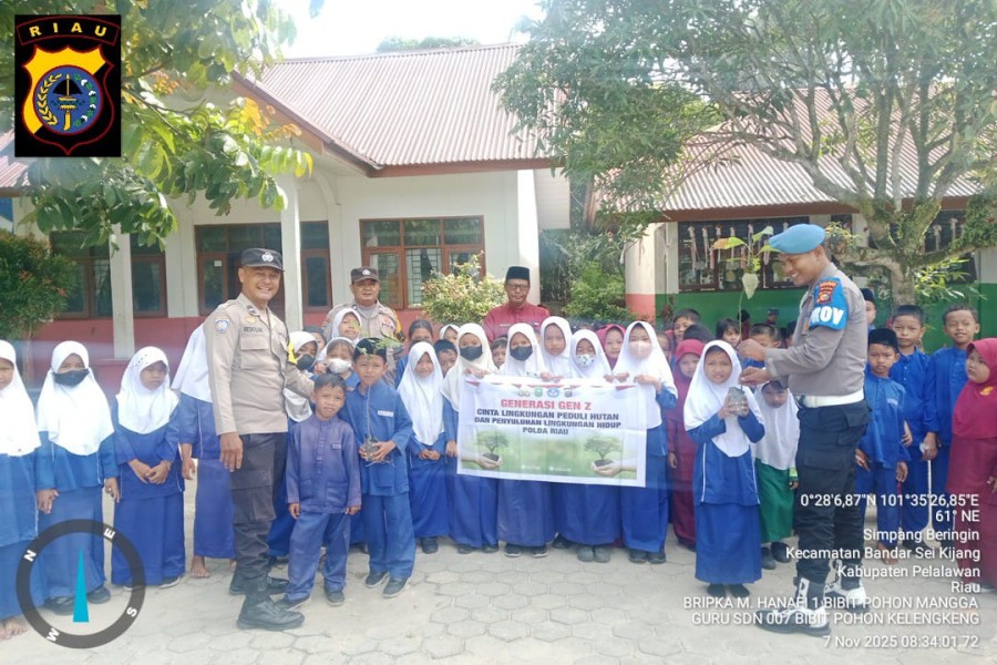 Polsek Bandar Sei Kijang Laksanakan Penanaman Bibit Pohon di SDN 007