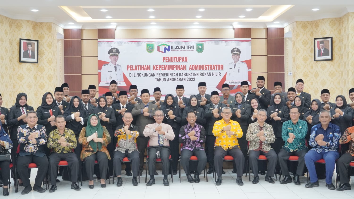 Wabup Rohil Resmi Tutup Pelatihan Kepemimpinan Administrator