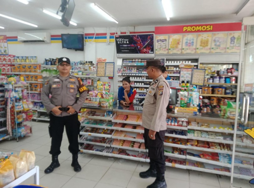 Polsek Bandar Sei Kijang Laksanakan Kegiatan Rutin Yang Ditingkatkan (KRYD) untuk Harkamtibmas di Toko Grosiran