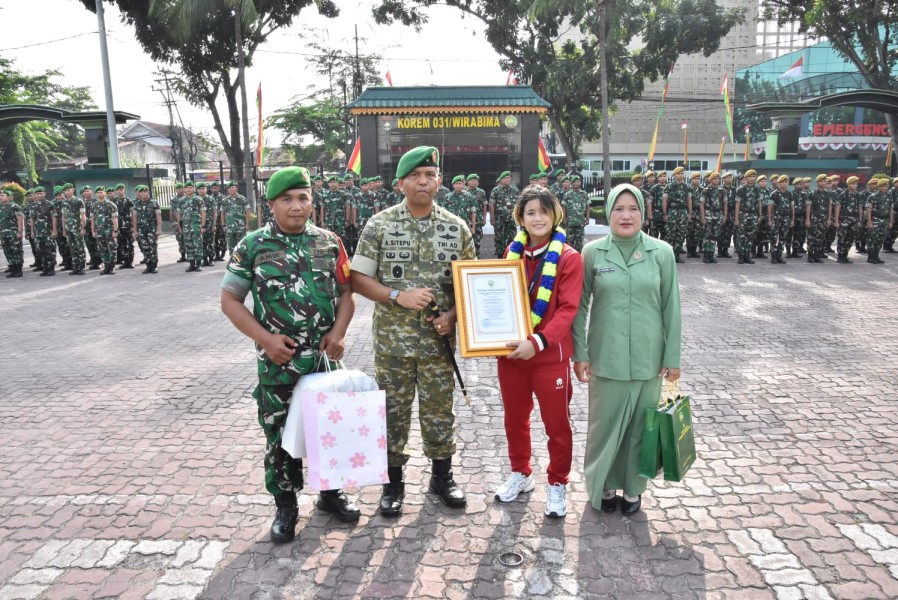 Kisah Peltu Amir, Babinsa Kodim 0313/Kampar Korem 031/WB, Antar Putrinya Jadi Juara MMA Internasional