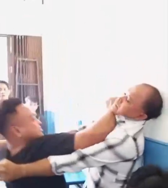 Debt Collector Kembali Brutal di Pekanbaru, Nasabah di Keroyok Hingga Berdarah, Diduga Ada Oknum Aparat aktif