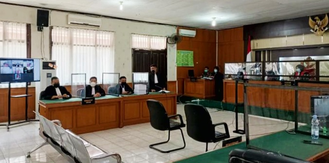 Sekdaprov Riau Nonaktif Dituntut 90 Bulan Penjara